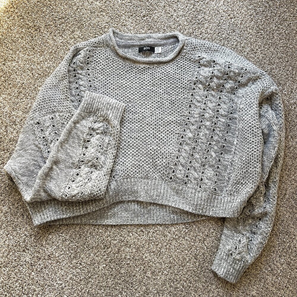 BDG Cropped Roll-neck Chunky Knit Sweater, size M in light grey and white